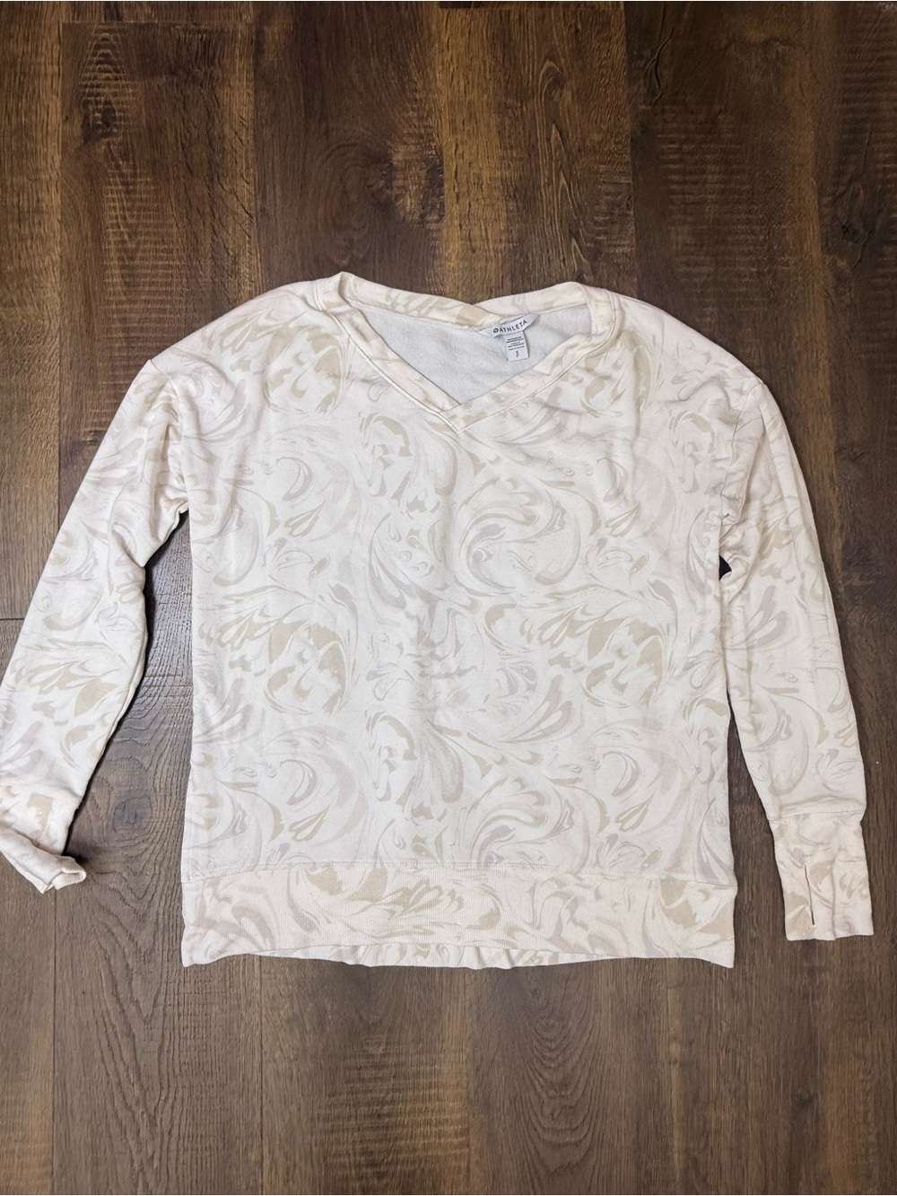 Athleta Cream Swirl Print V-Neck Pullover